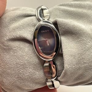 DKNY Women’s Oval Stainless Steel Bracelet Watch Silver Tone Quartz Need Battery